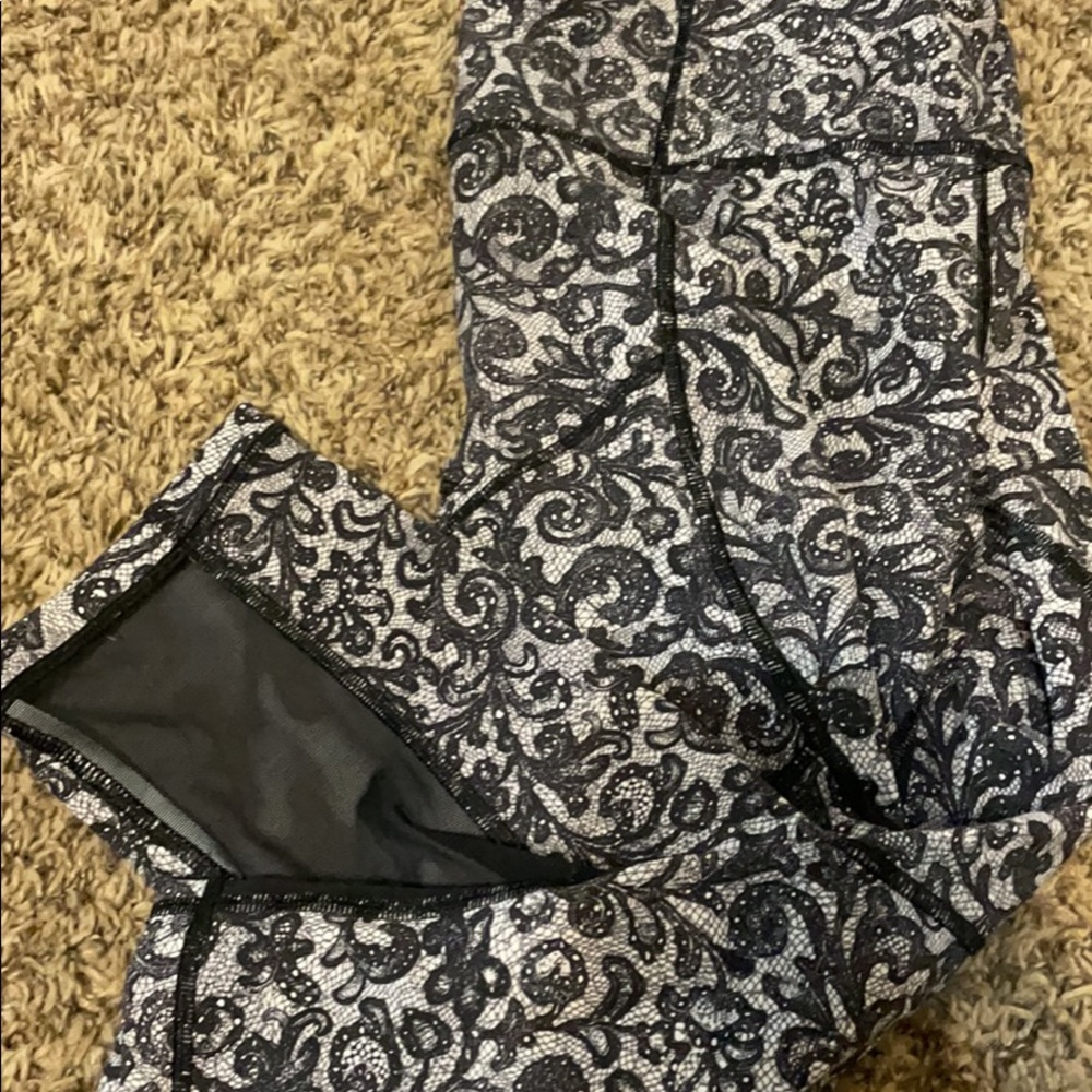 Lululemon crops